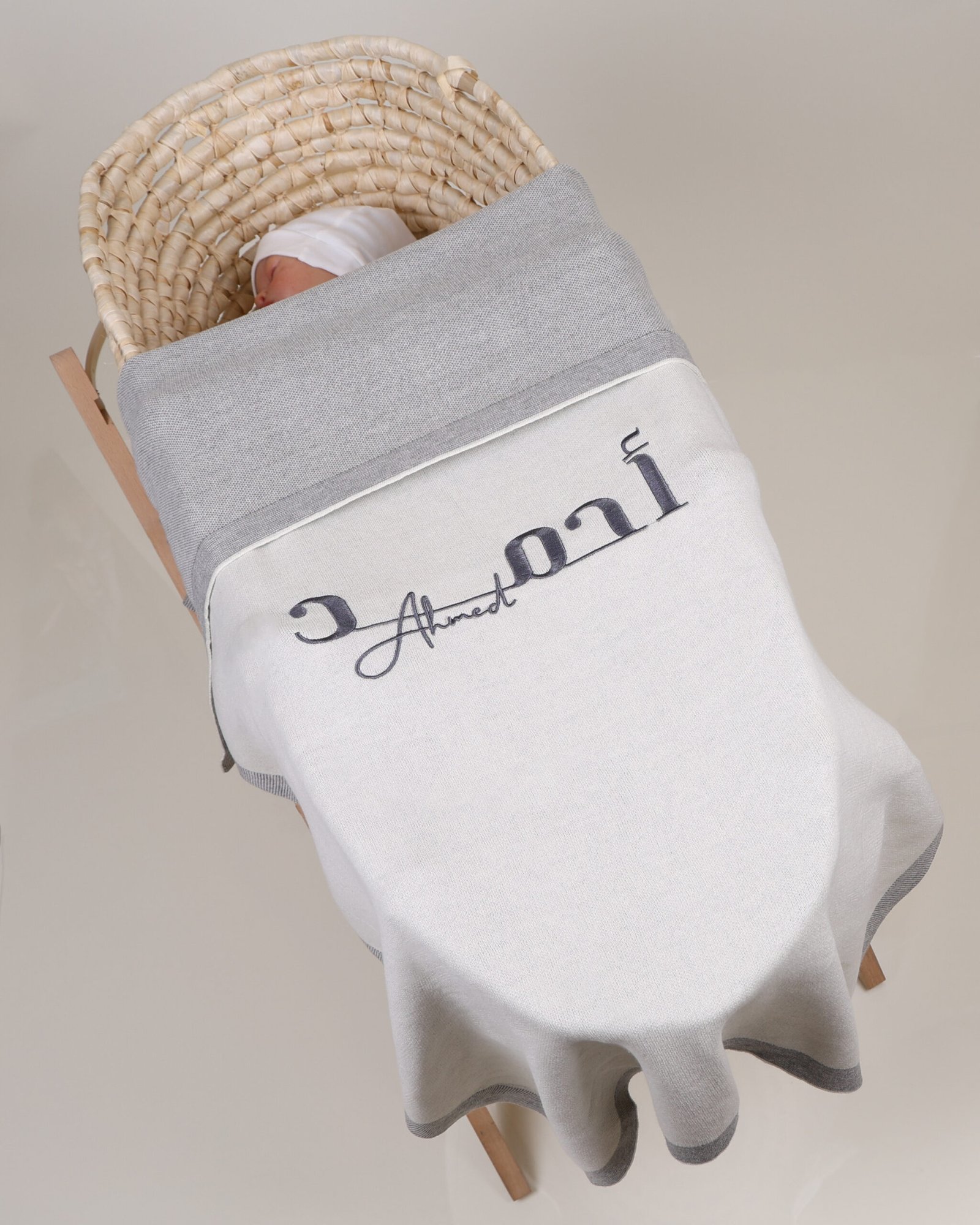 Elegant Light Gray Blanket - Image 3