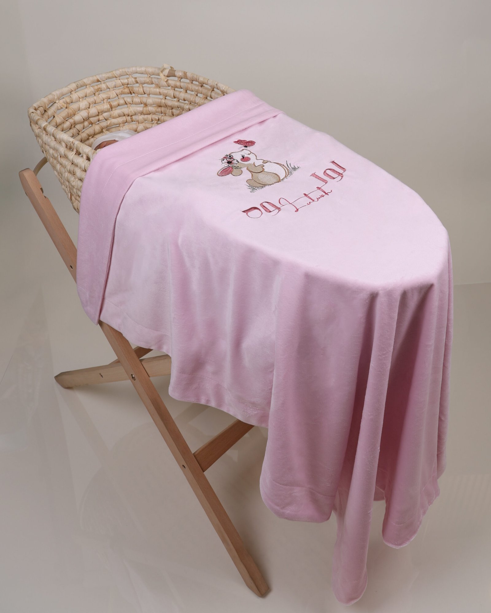 8- Bunny Bliss Blanket - الصورة 2