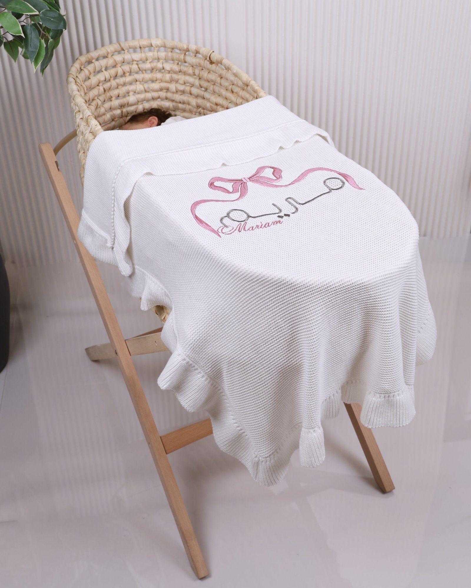 4- White Large Bow Blanket - الصورة 2